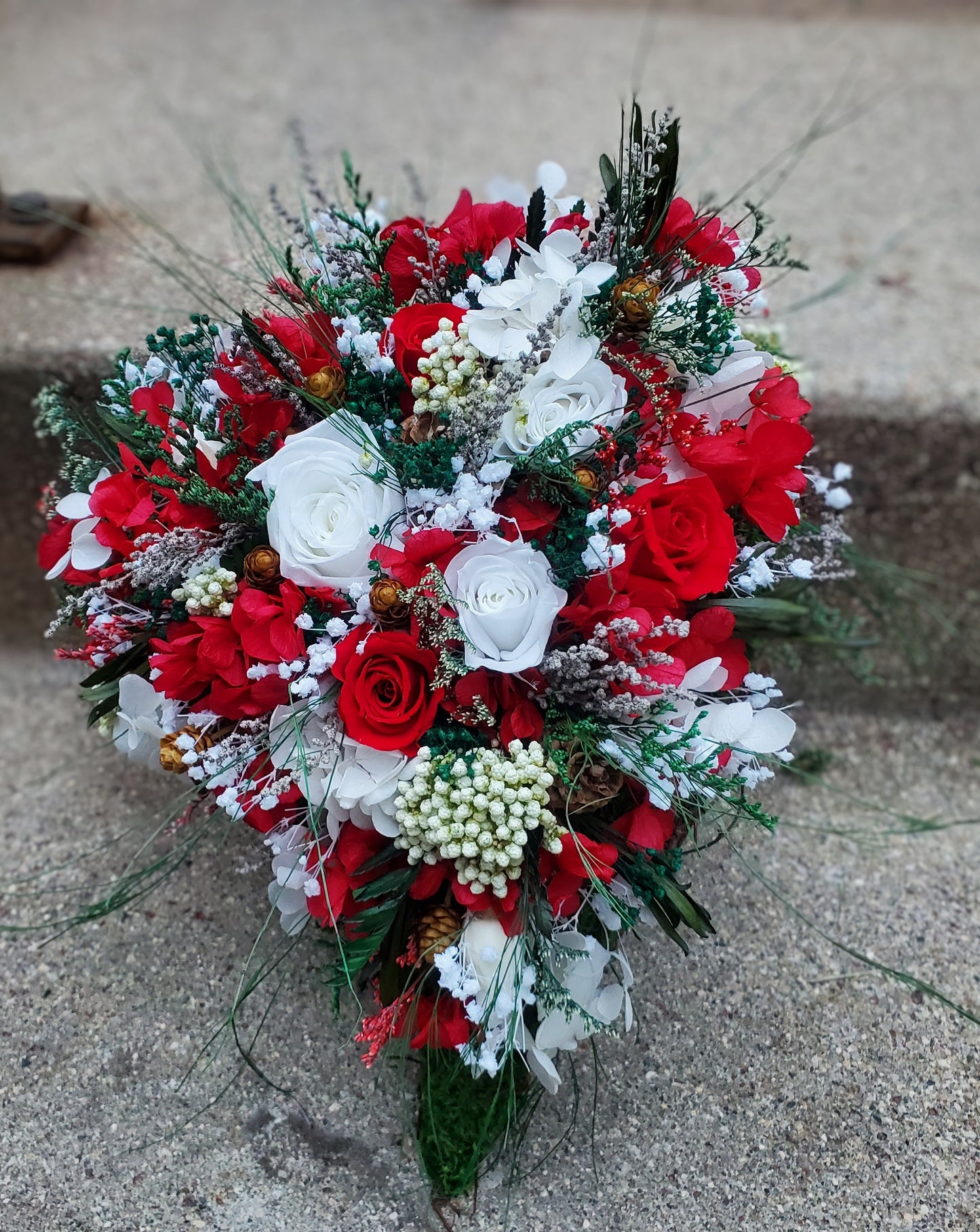 Preserved Flower Heart Arrangement