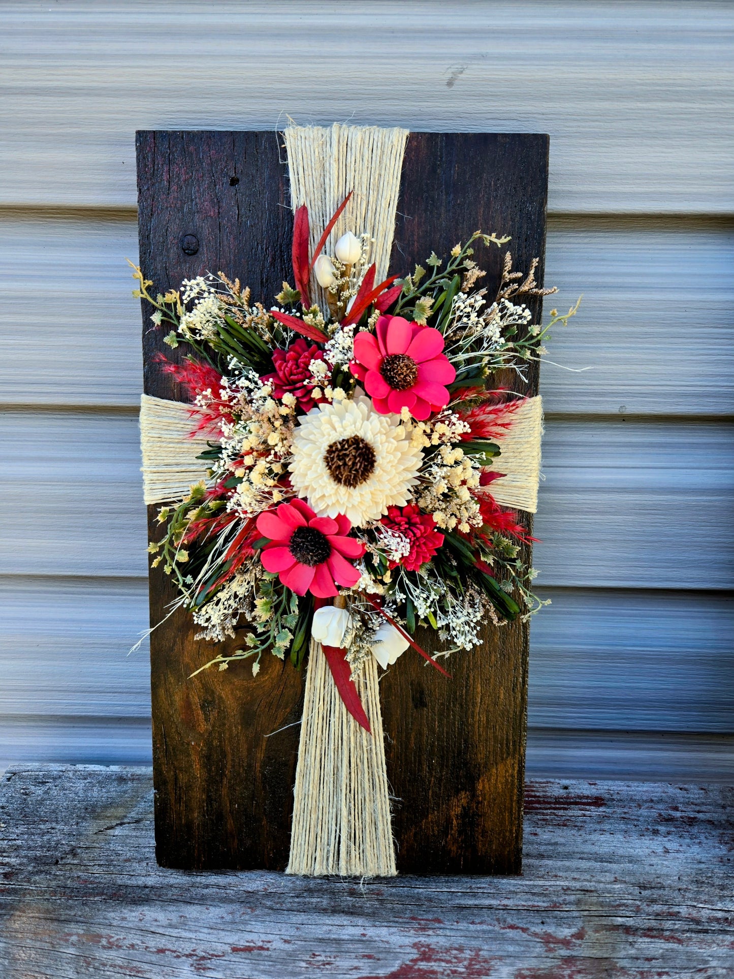 Reclaimed barnwood Rope Cross with Red Pallet Wood Daisies