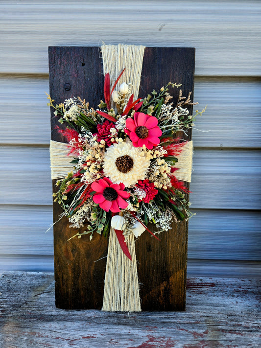 Reclaimed barnwood Rope Cross with Red Pallet Wood Daisies